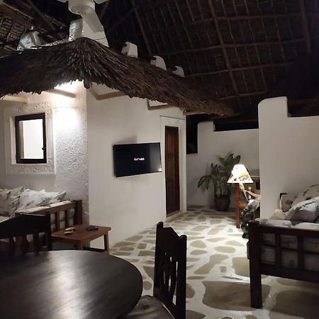 Twiga House Resort Piscina ☆☆☆☆☆ Pearl Beach Watamu Extérieur photo