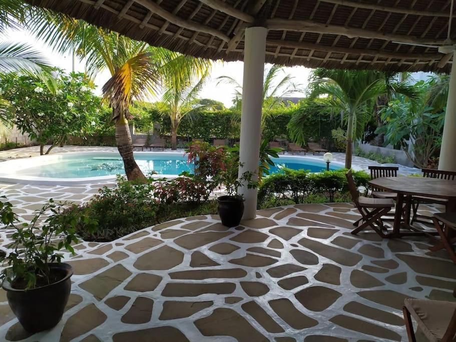 Twiga House Resort Piscina ☆☆☆☆☆ Pearl Beach Watamu Extérieur photo