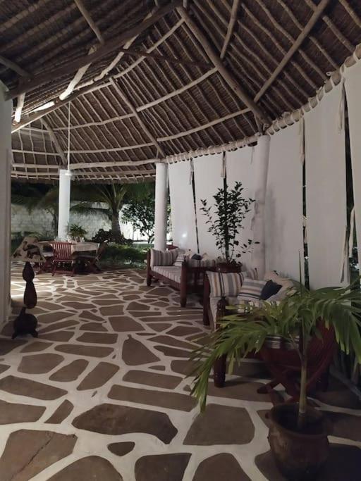 Twiga House Resort Piscina ☆☆☆☆☆ Pearl Beach Watamu Extérieur photo