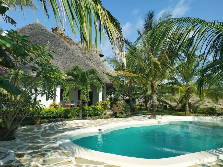 Twiga House Resort Piscina ☆☆☆☆☆ Pearl Beach Watamu Extérieur photo