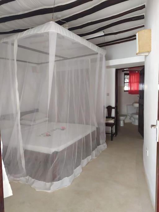 Twiga House Resort Piscina ☆☆☆☆☆ Pearl Beach Watamu Extérieur photo