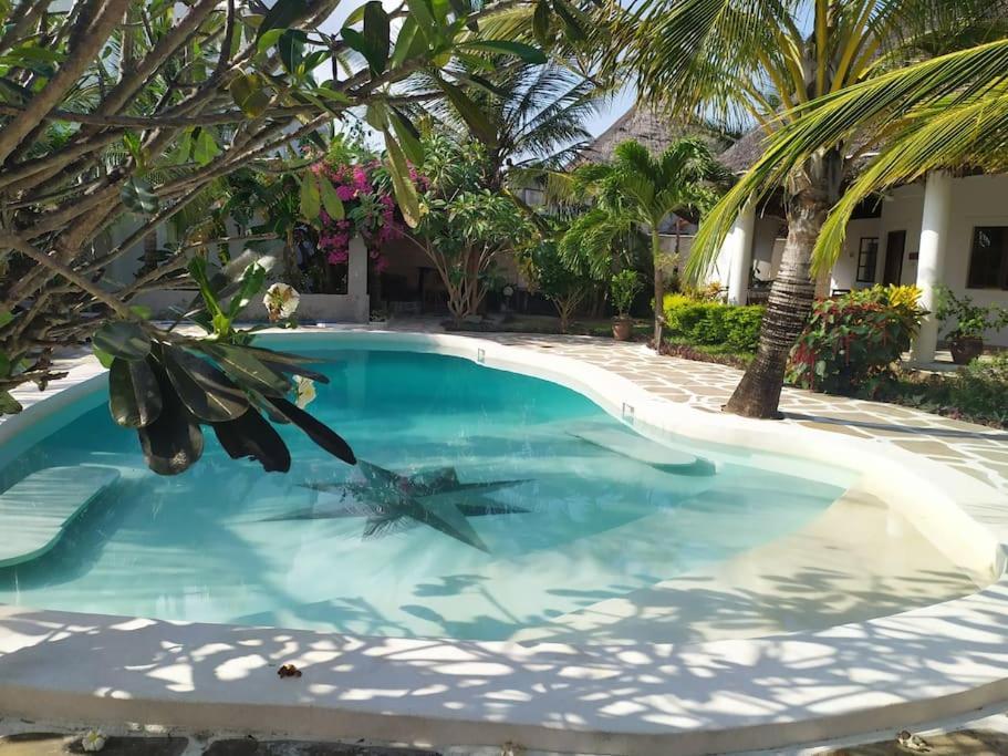 Twiga House Resort Piscina ☆☆☆☆☆ Pearl Beach Watamu Extérieur photo